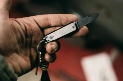 The James Brand Elko, Black + Black Pocket Knife -The James Brand JAKELK2002 08 the james brand jakelk2002 07 1200x800 1