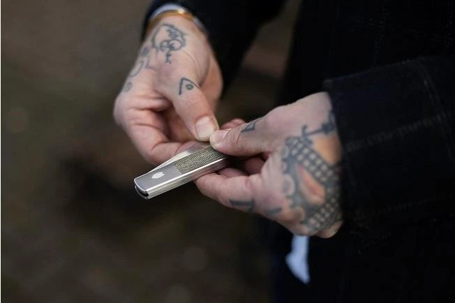 The James Brand The Wayland, OD Green Micarta, Stainless KN115127-00 Pocket Knife 9 The James Brand The Wayland, OD Green Micarta, Stainless KN115127-00 Pocket Knife - Image 9